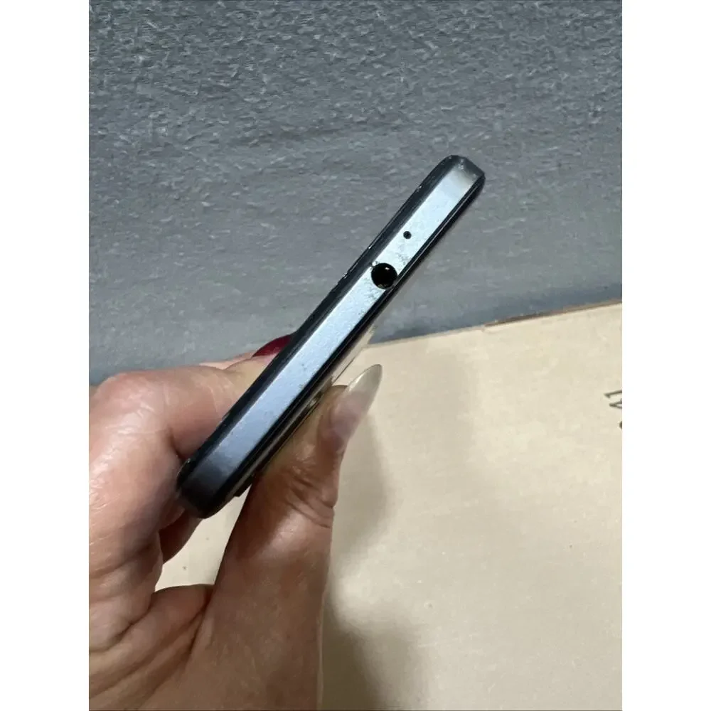 Wiko Life C210AE Smartphone (Assurance Wireless) - 8 GB Black - DAMAGED
